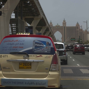 20130517-dubai-atlantis-hotel-traffic